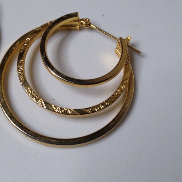 Circular Metal Layered Hoop Earrings - Picture 4 of 15